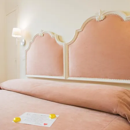 Quattro Cantoni Гостевой дом 4*