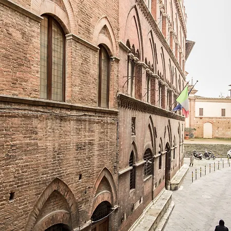 Гостевой дом Quattro Cantoni Сиена