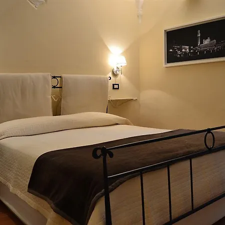ゲストハウス B＆b クアトロ カントニ シエーナ
