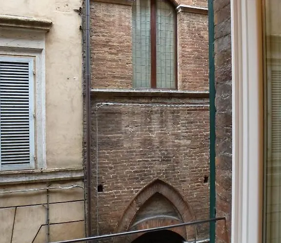 Konukevi Quattro Cantoni Siena